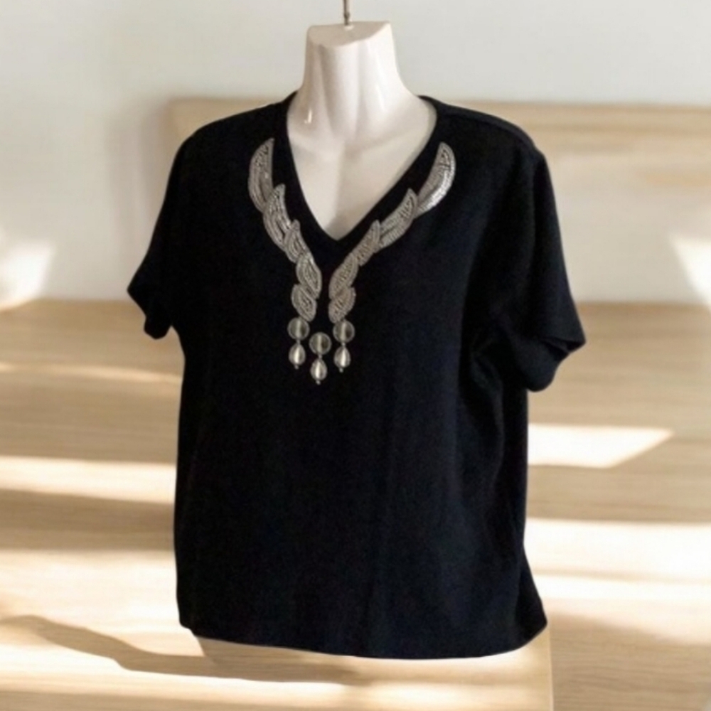 Shirt with silver stones black shirt sleeves LP very pretty comfortable …